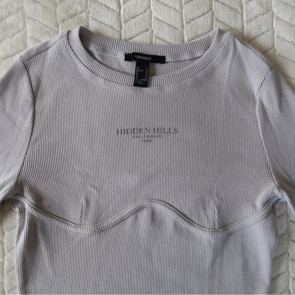 Forever 21 long sleeve top - Picture 2 of 3